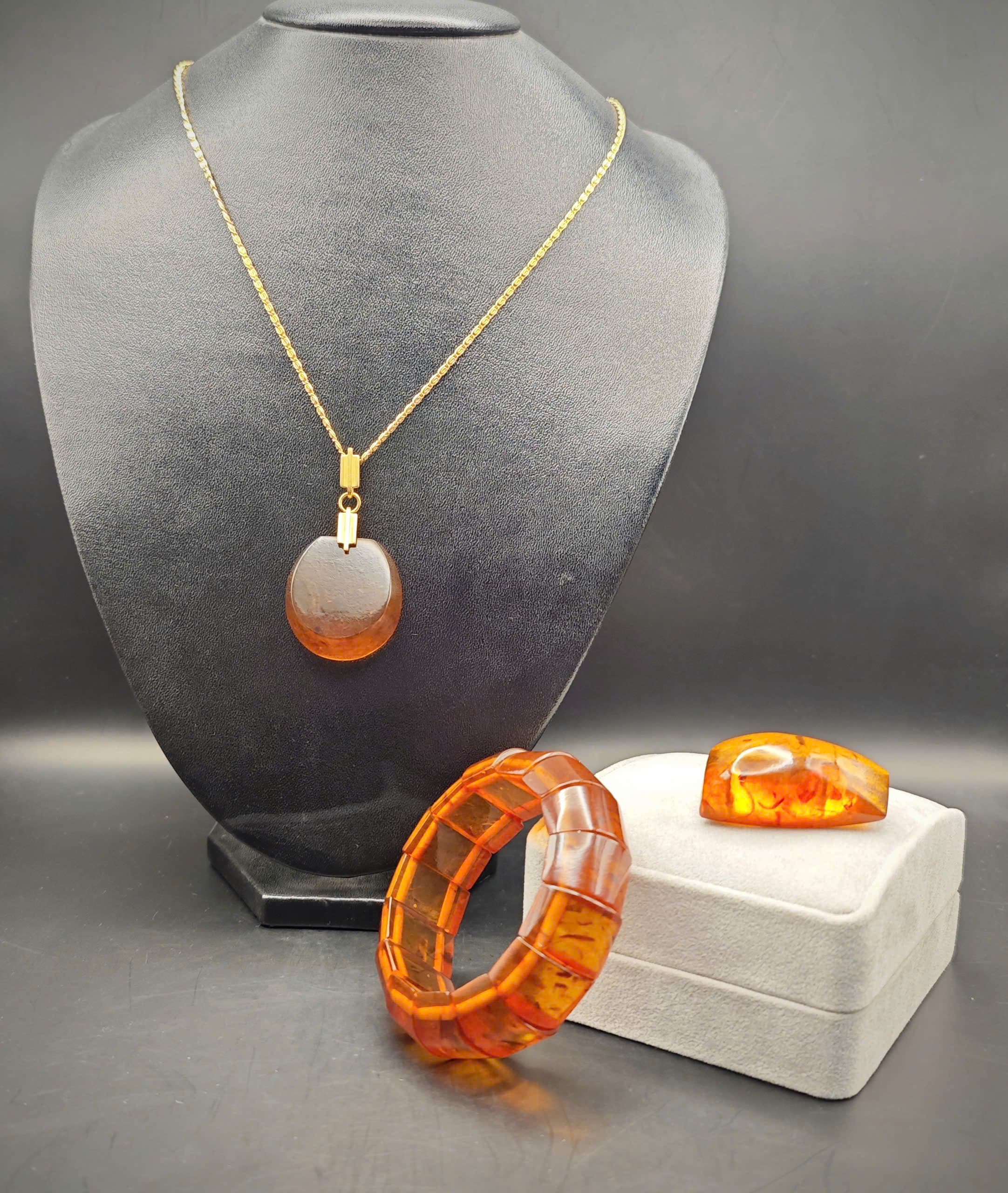 BỘ TRANG SỨC HỔ PHÁCH CỦA NGA (THỜI LIÊN XÔ)